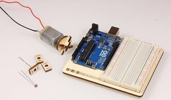 carte-arduino-breadboard-starter-kit-arduino.jpg